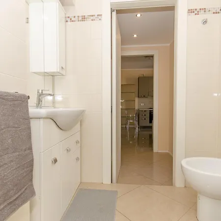 Brianza Flat Apartment *