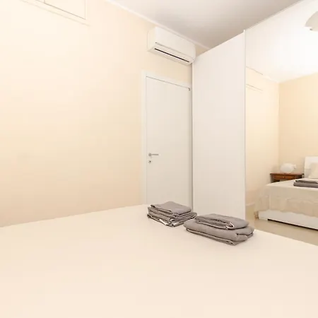 Brianza Flat Apartment *