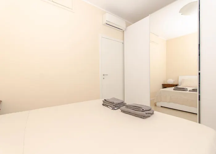 Brianza Flat Apartment *